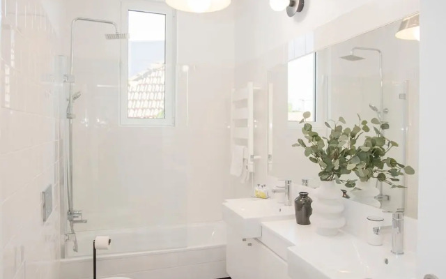 Liiiving in Porto - Art Design Apartment II