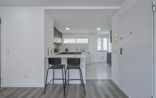 Olivais Modern by Homing