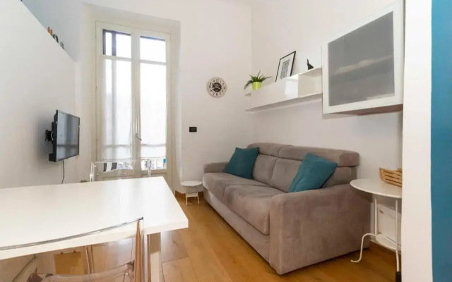 BOOK NOW! Apt x4 a few steps from Valentino's Park