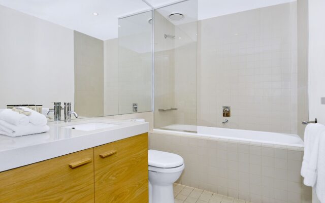 View Apartment at Docklands