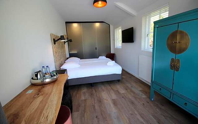 Strandhotel Dennenbos
