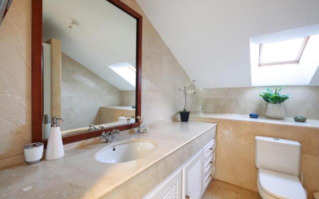 4 Bedroom Apartment in Noray, San Pedro Beach