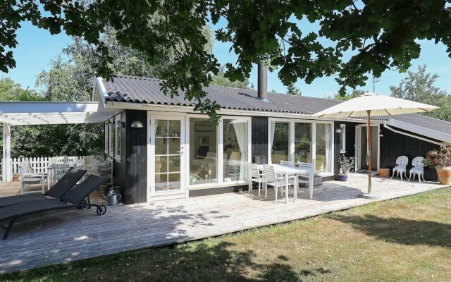 Modern Holiday Home in Hovedstaden With Roofed Terrace