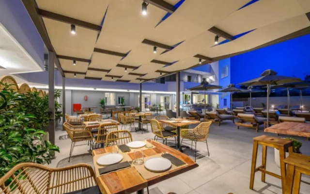 Nicolas Grand Suites - Adults Only