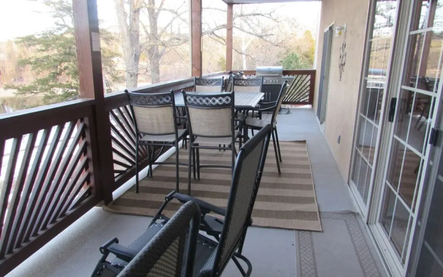 Condo B-6 3 Bedroom Condo by Redawning