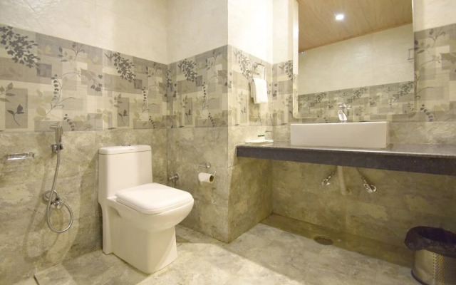 The Woodbine by OYO Rooms