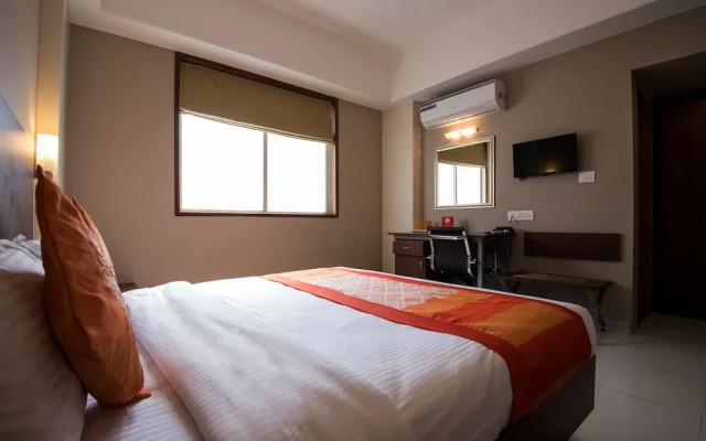 OYO 9989 Hotel Classic Executive