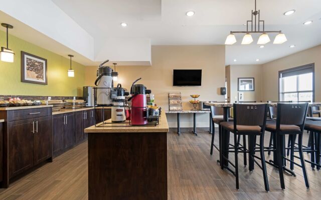 Best Western Plus Moosomin Hotel