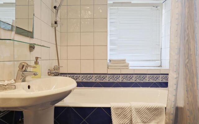 Ап-ты «Австрийский Дворик», Фурштатская, 45