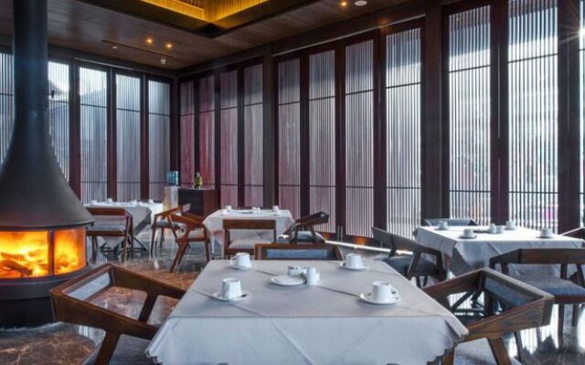 Dali Red Dragon Well Hotel