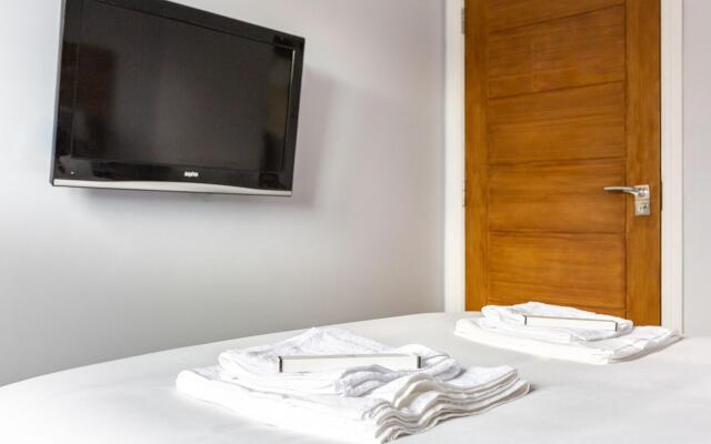Wellesley Hotel