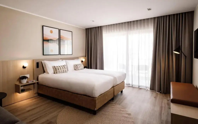 Strand Suites By Neu Collective