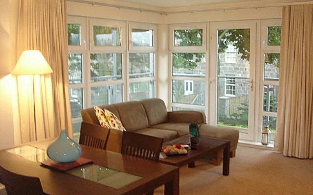 Dreamhouse Apartments - Baker Road