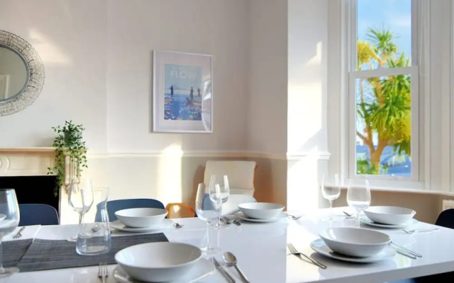 7 Seafield Road