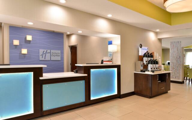Holiday Inn Express Hotel & Suites Cincinnati-Blue Ash by IHG