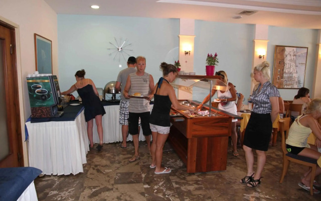 Astron Hotel