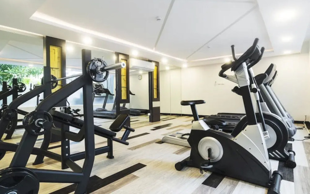 Bangkok Feliz Sathorn-Taksin By Favstay
