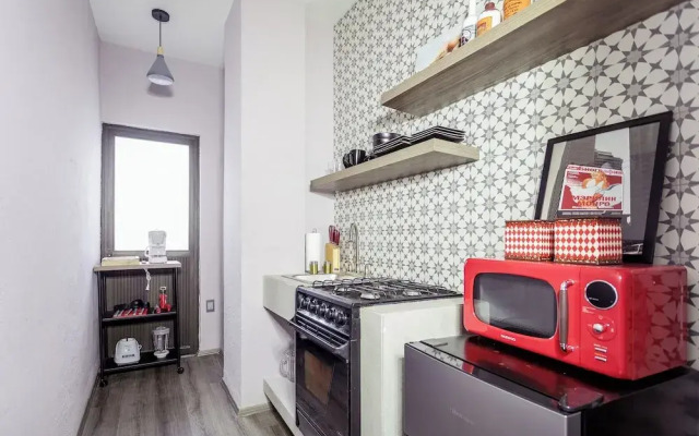 Luxury in the Heart of Roma - Elevator - Sleeps 7