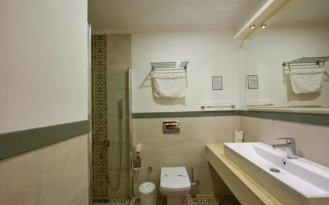 Sea Breeze Hotel & Apartments