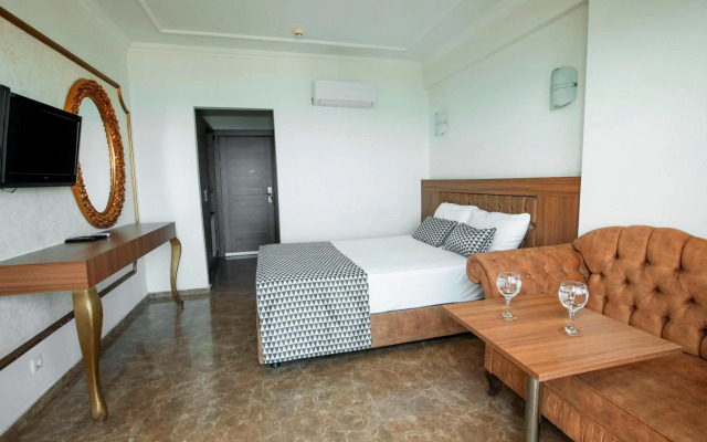 Kristal Beach Hotel