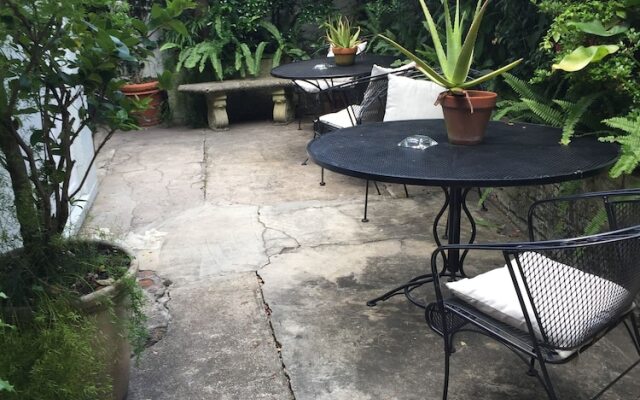 Nine-0-Five Royal Hotel