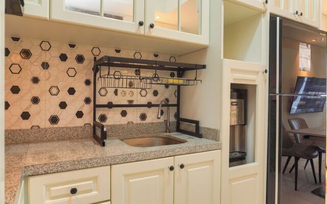 Nice And Warm 2Br Apartment Casa Grande Residence
