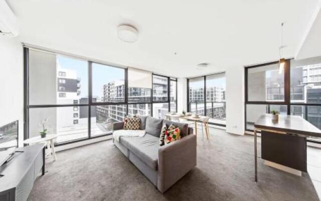 Large 2BR+Comfy+Parking Included