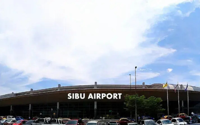 H Homestay - Semi D 1000Mbps (1Gbps) Wifi, Astro & Private Parking