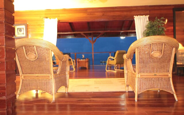 Laguna Azul Eco Lodge