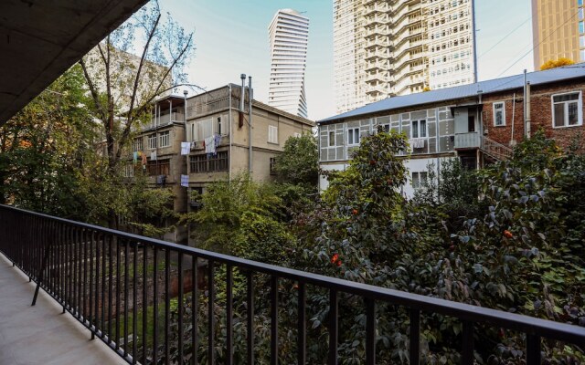 Three Bedroom apartment near Vake Park