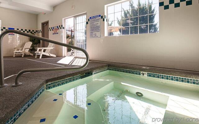 Best Western Oak Meadows Inn