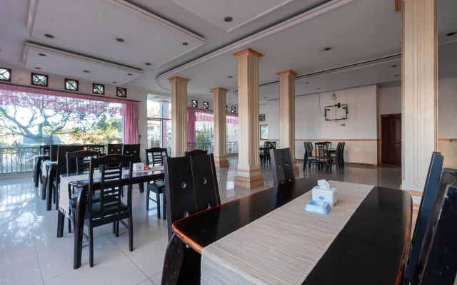 RedDoorz near Silangit International Airport