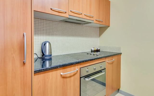 Central Hillcrest Apartment Hotel