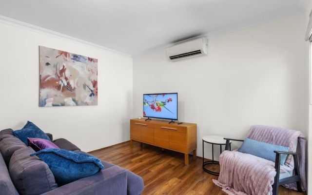 A Perfect Peach - A Sepal Stay – Guest Rooms – Perth