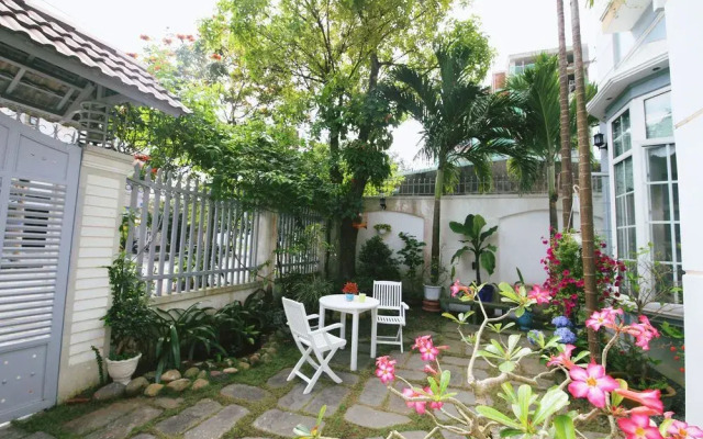 Pura Vida House