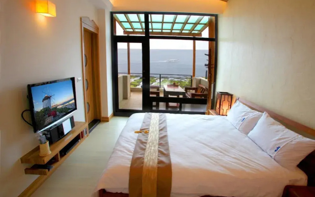 TORO Ocean Front B&B