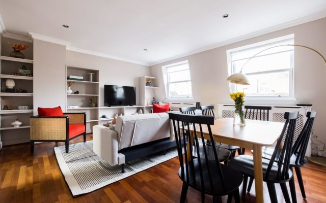 The Chelsea Corner - Stylish 2BDR with Rooftop Terrace