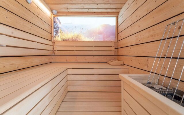 Luxury Chalet in Saalbach-hinterglemm With Sauna