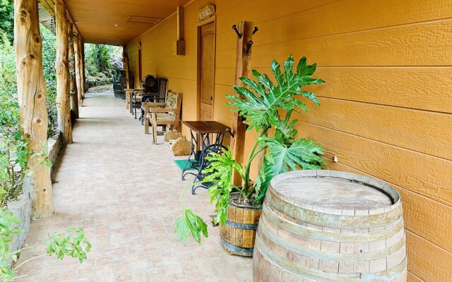 Cabañas entre montañas con tinajas calientes
