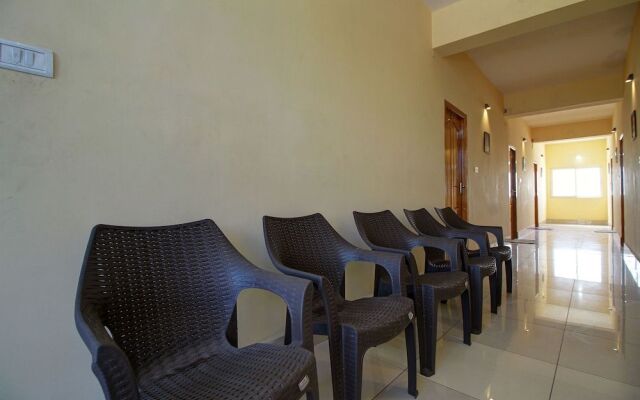 OYO 19110 Annapoorna Residency