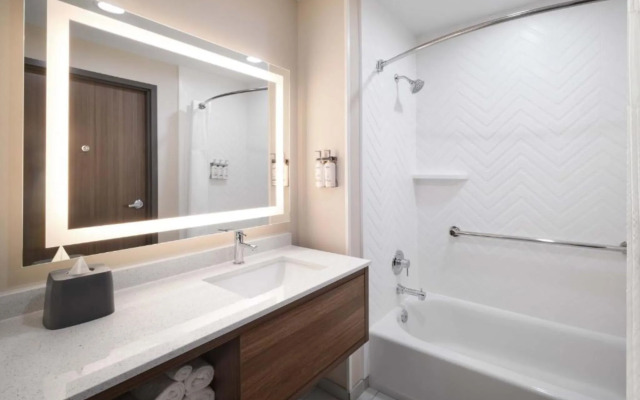 Holiday Inn Montgomery Airport South by IHG