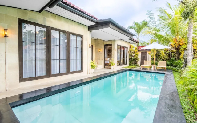 Rumah Villa by EVDEkimi - Quiet Ubud escape with Pool and Outdoor lounge