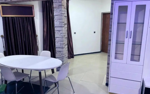 Brick Rock Hotel And Suites