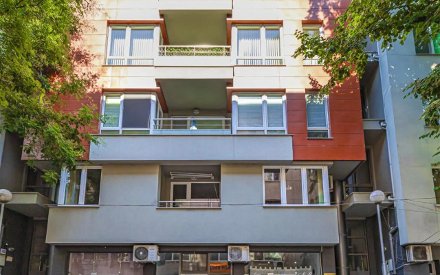 Stylish 2BD Apartment with a Nice Cozy Terrace