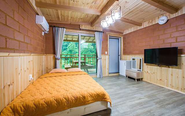 Jeongseon Firefly Light Clay Pension