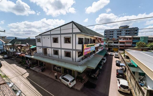 OYO 75377 Check In House