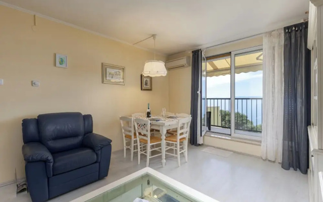 Seaview City Apartment Frida