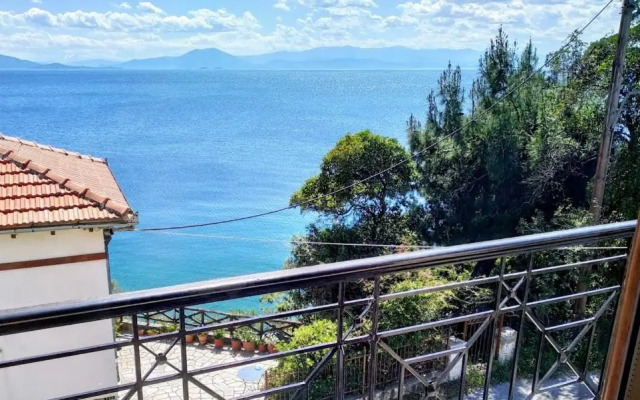 Pelion-Seaside Luxury House with parking