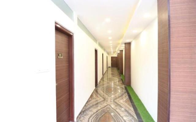 OYO 29265 Hotel Gold