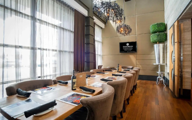 Sandman Signature Vancouver Airport Hotel & Resort